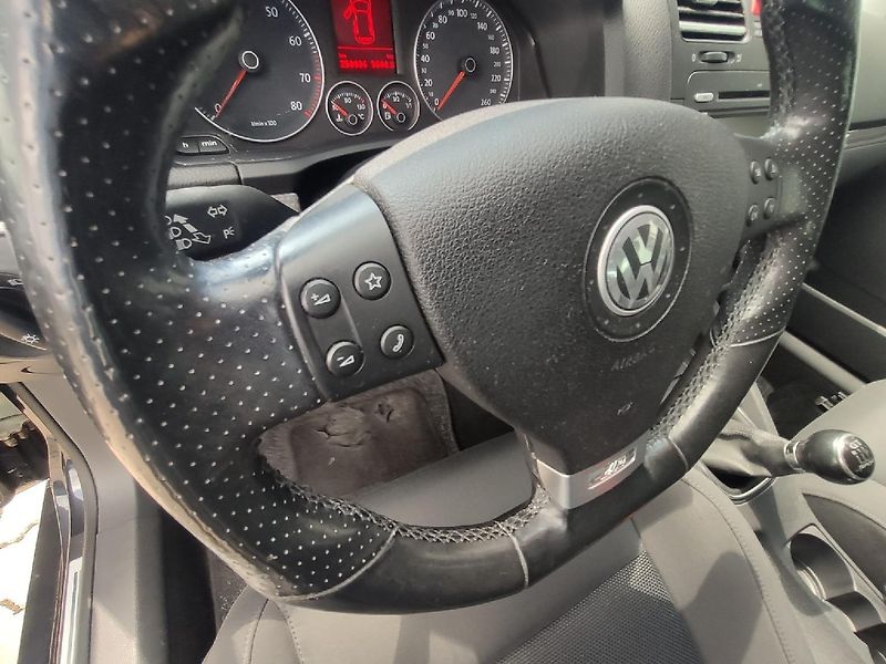 Volkswagen Golf (2008) R LINE 1.4 TSI 90 kW MAN6 - fotka 26 z 33