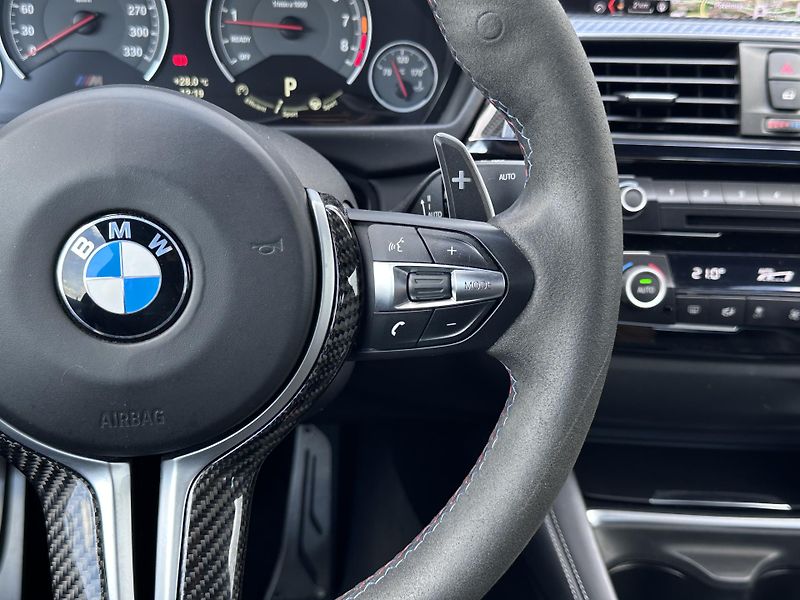 BMW M4 Competition M-Performance - fotka 12 z 25