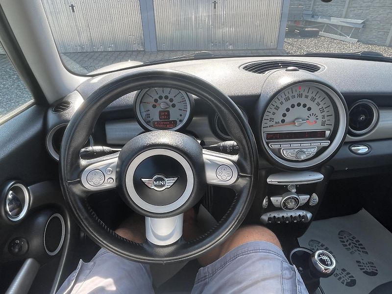 Mini Clubman 1.4i 95PS CLUBMAN 154TKM TOP!! - fotka 166 z 176