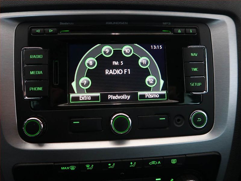 Škoda Octavia (2011) RS 2.0 TDI, Navi, Xenony - fotka 12 z 13