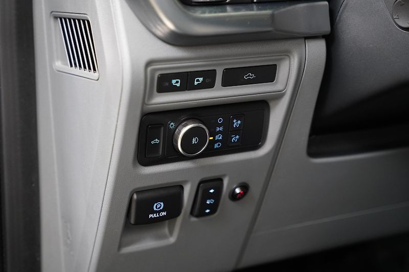 Ford F-150 - fotka 13 z 29