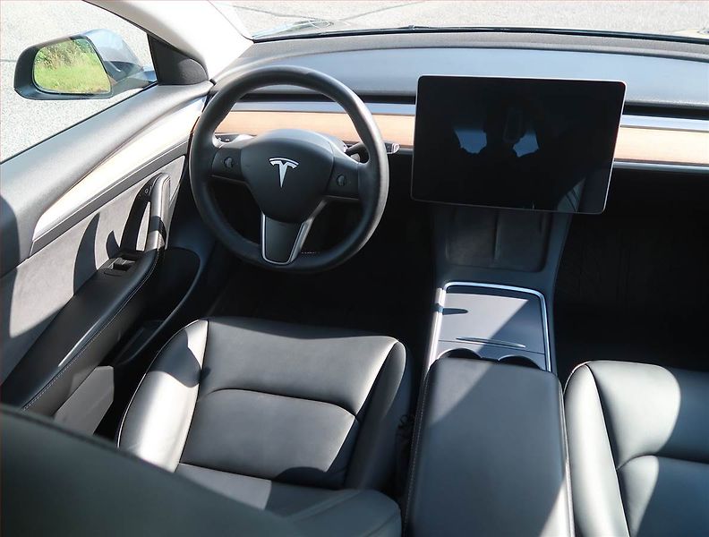 Tesla Model 3 (2022) Long Range 4WD 79kWh, SoH 89% - fotka 7 z 15