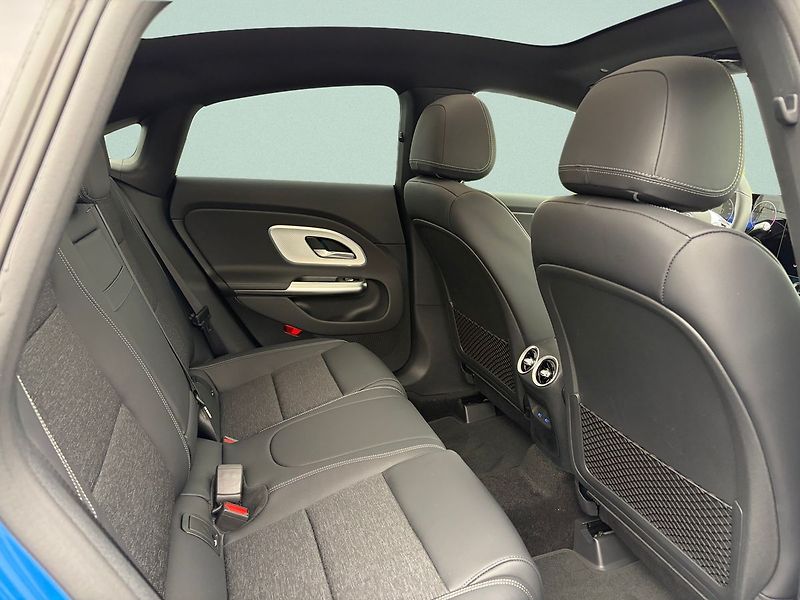 Mercedes-Benz CLA (2026) 200 4MATIC - fotka 14 z 15