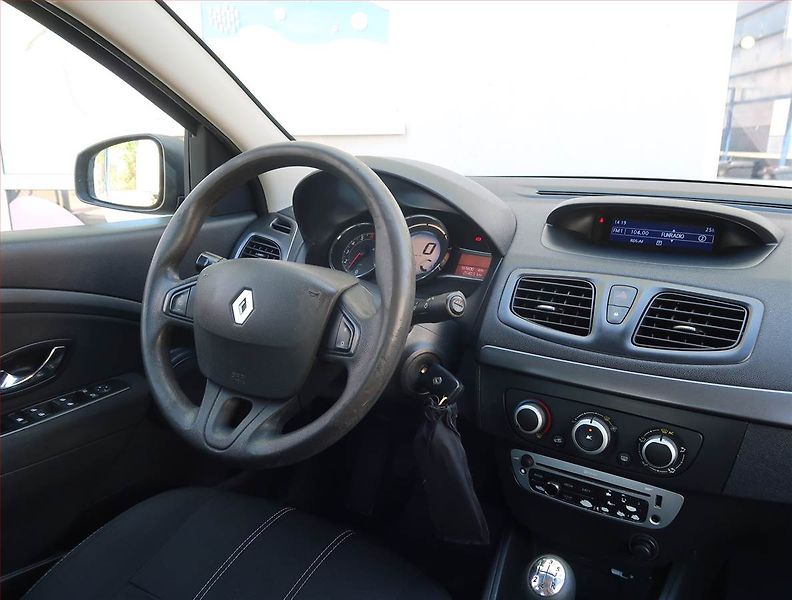 Renault Fluence (2014) 1.6 16V, Tempomat - fotka 7 z 15