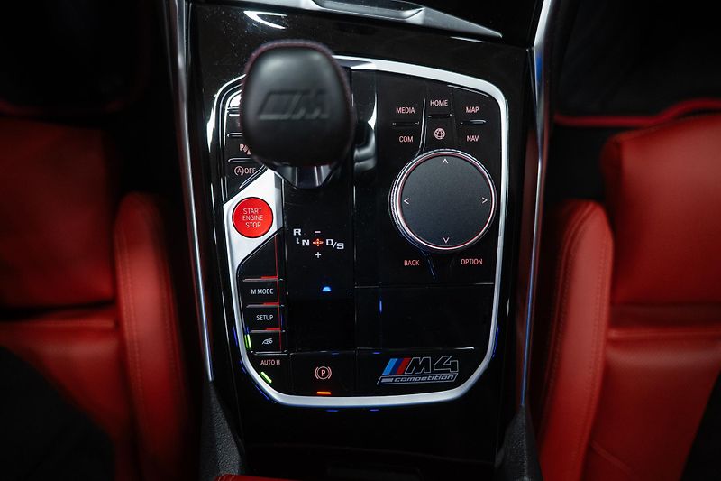 BMW M4 (2022) COMPETITION xDrive  - fotka 32 z 39