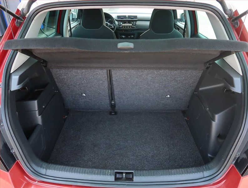 Škoda Fabia (2014) 1.2 TSI, Serv.kniha, Tempomat - fotka 13 z 20