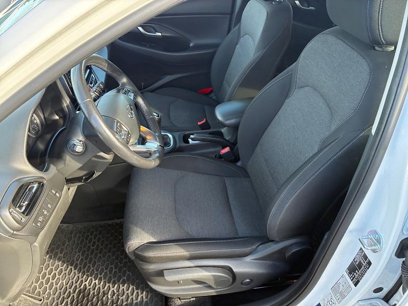 Hyundai i30 (2023) SMART 1.5T-GDI 118kW CZ DPH - fotka 7 z 11
