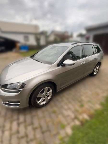 Volkswagen Golf (2015)  2.0 TDI, panorama, tažné  - fotka 2 z 10