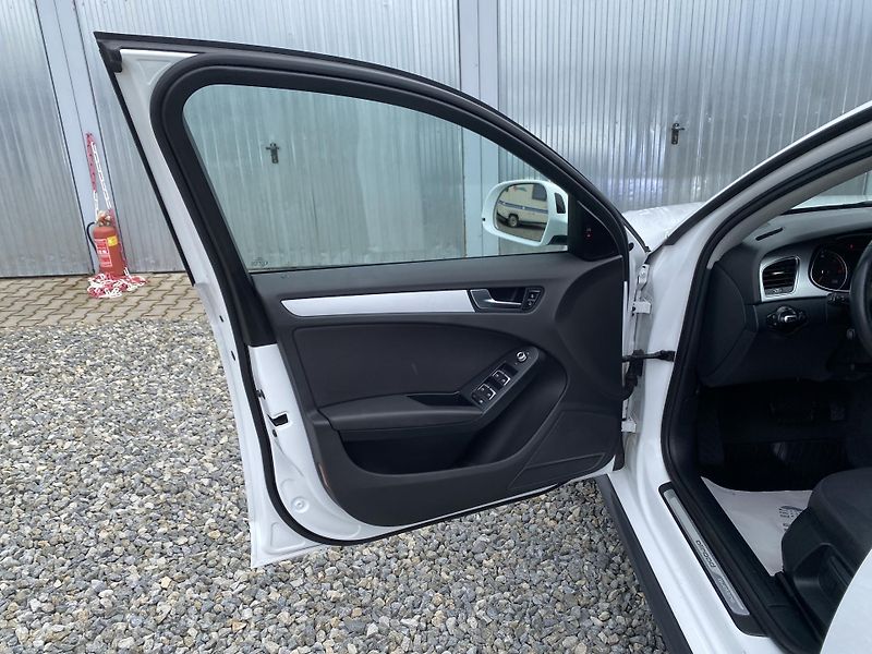 Audi A4 Allroad 2.0TDi 190PS 4x4 AUT SERVIS 1A - fotka 88 z 151