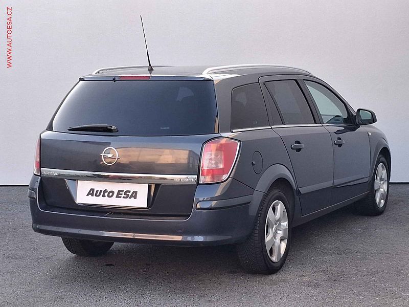 Opel Astra (2010) 1.9CDTI, ČR, servis.kniha - fotka 4 z 16