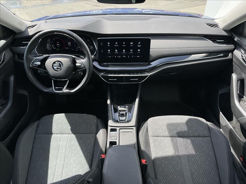 Škoda Octavia 2,0 TDI DSG 4x4 Style Plus LED - fotka 6 z 23