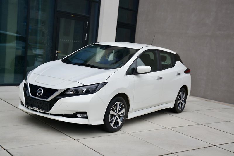 Nissan Leaf (2020) Acenta 110KW 1 MAJITEL KAMERA  - fotka 4 z 40