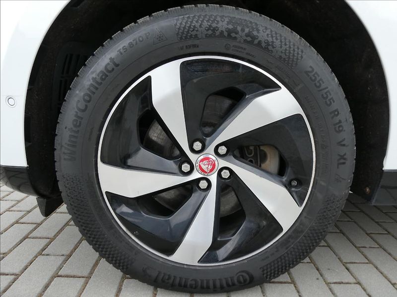 Jaguar F-Pace 2,0 D200 S,1.maj,ČR,DPH - fotka 10 z 35