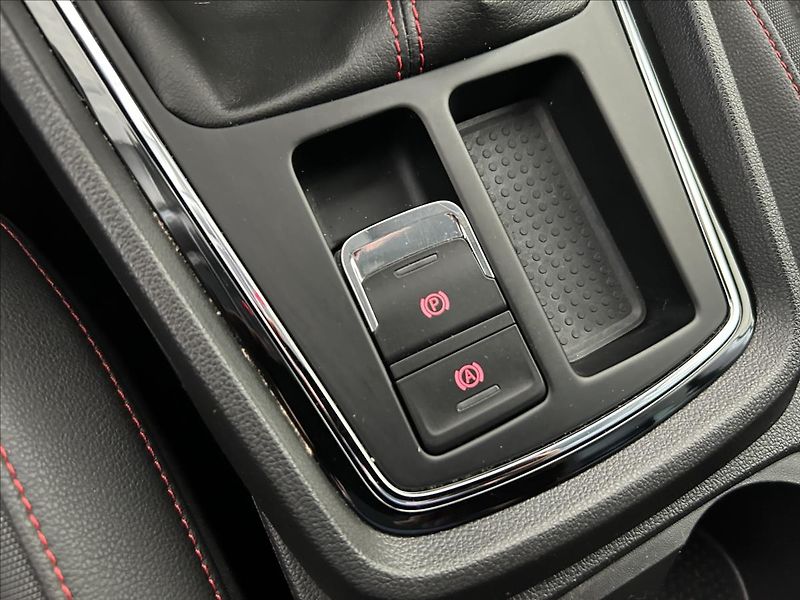 Seat Leon 1,4   TSI FR,92KW,SERVISKA - fotka 23 z 28