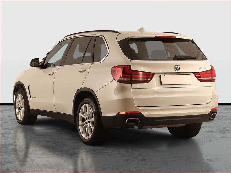 BMW X5 (2018) xDrive30d - fotka 4 z 26