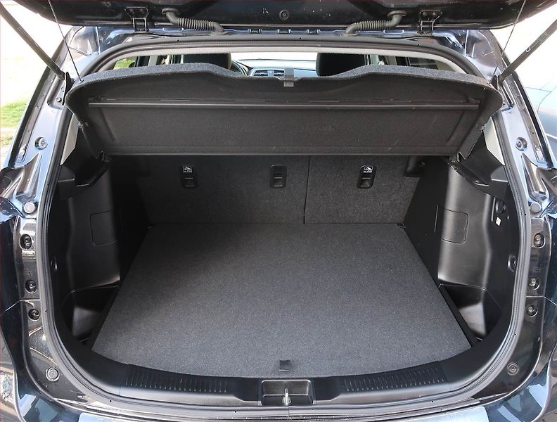 Suzuki SX4 S-Cross (2019) 1.4 BoosterJet, Automat, ČR - fotka 14 z 21