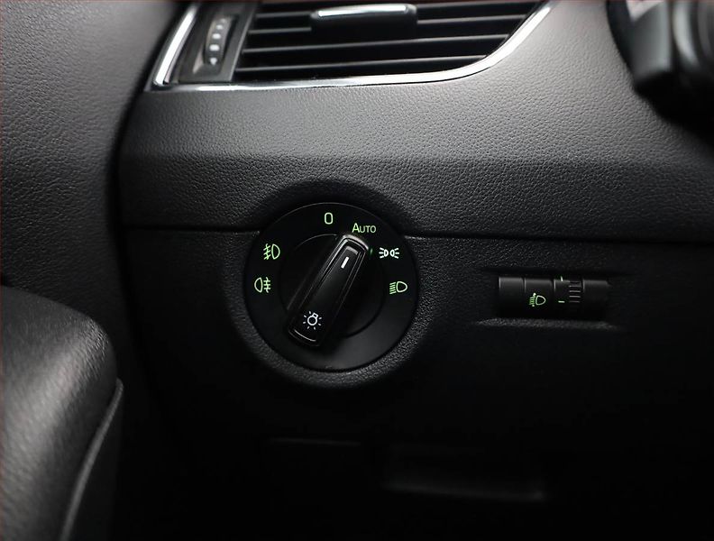 Škoda Octavia (2016) 1.6 TDI, Navi, Tempomat - fotka 14 z 17