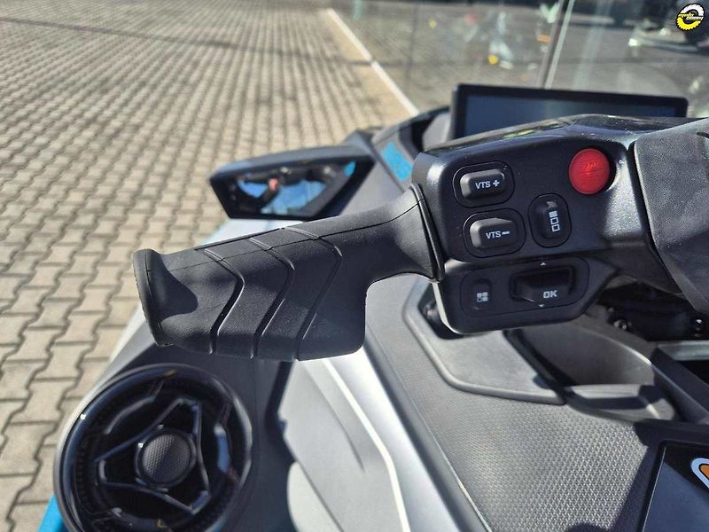 Sea Doo (2026) GTX LTD 3-up 325hp iDF Audio M - fotka 18 z 20