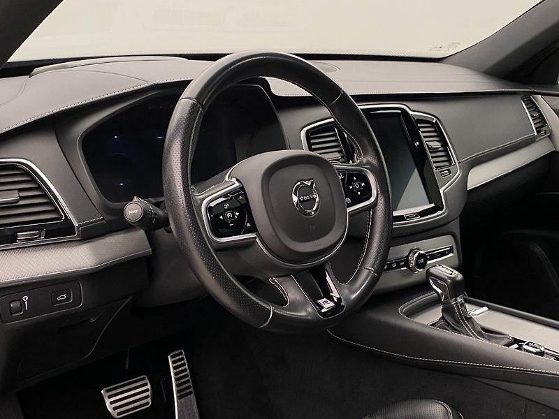 Volvo XC90 D5 AWD R-DESIGN AUT CZ - fotka 18 z 47