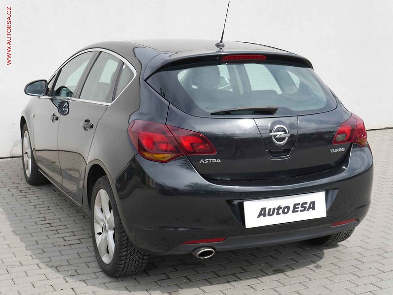 Opel Astra (2013) 1.4T, ČR, Klima - fotka 6 z 19