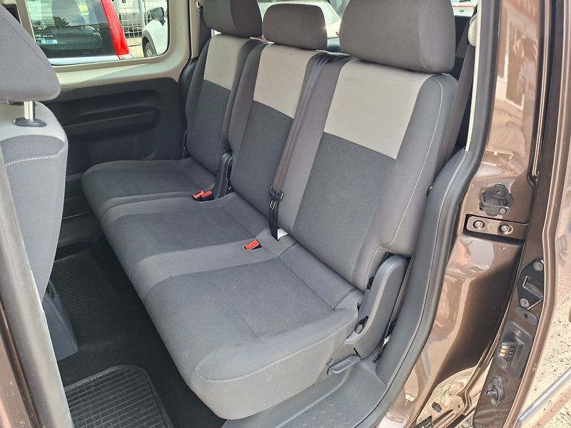 Volkswagen Caddy (2014) MAXI 1.6TDI 75kW -ČR-7.MÍST - fotka 28 z 46