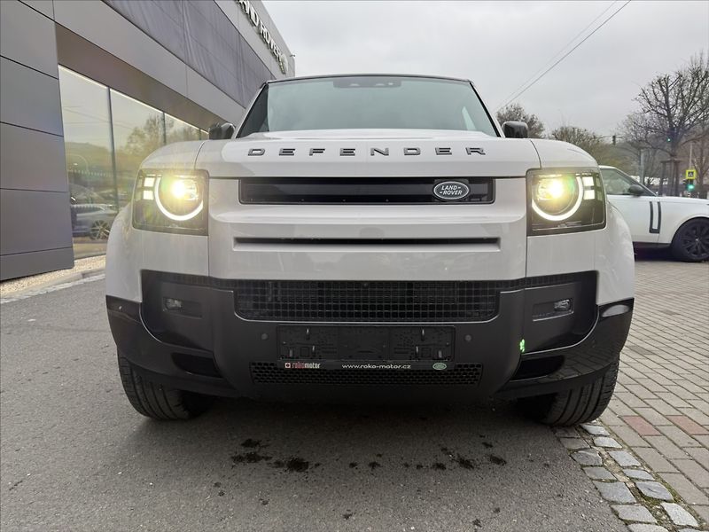 Land Rover Defender 3,0 X-DYNAMIC SE D250 - fotka 4 z 29