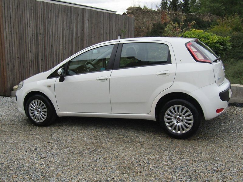 Fiat Punto (2011) 1.4I 57kW CNG - fotka 4 z 34