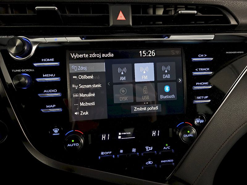 Toyota Camry (2019) 2.5HEV EXECUTIVE - fotka 20 z 29
