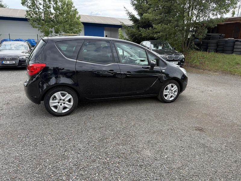 Opel Meriva 1.4iT - fotka 7 z 24