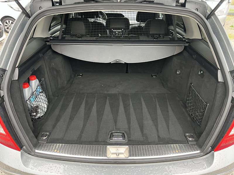 Mercedes-Benz Třídy C (2011) 1.8i C180 115Kw Automat - fotka 14 z 22