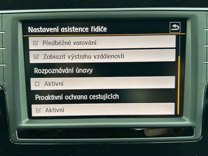 Volkswagen Touran (2016) 1.4 TSI 7DSG Highline - fotka 29 z 33