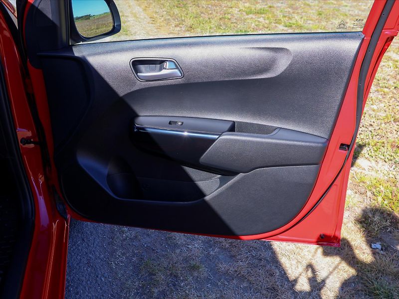 Kia Picanto 1,0 DPi 46kW Comfort CZ 1.Maj - fotka 13 z 37
