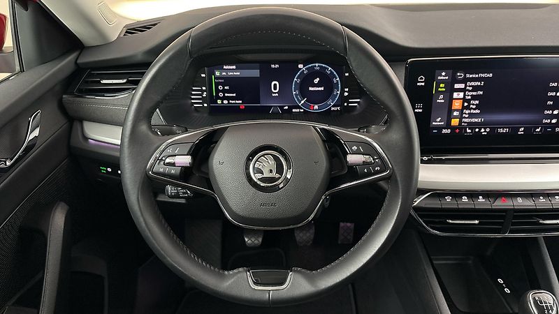 Škoda Octavia 1.5 TSI Style - fotka 9 z 25