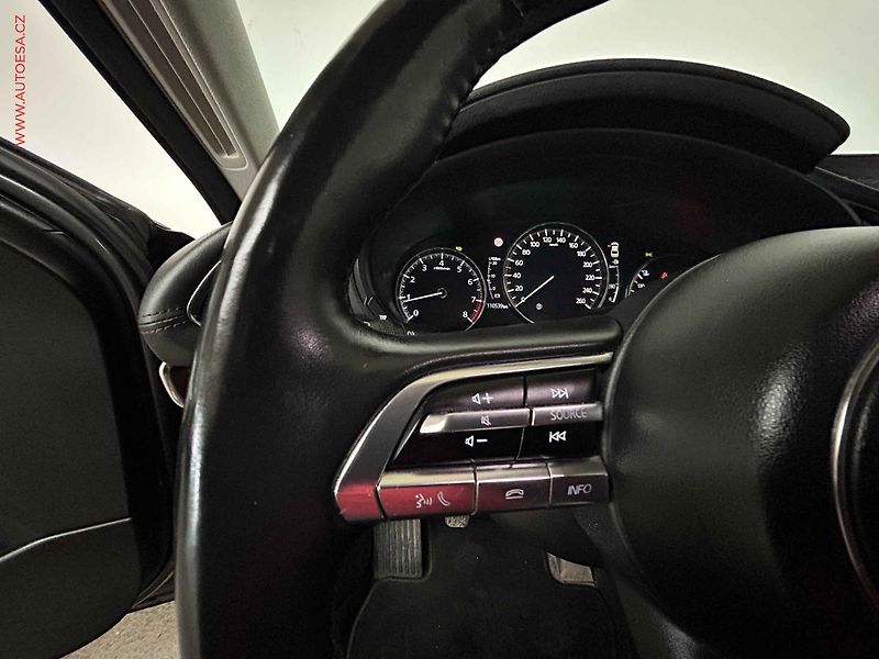 Mazda 3 (2020) 2.0i, 1.maj,ČR, AC, LED, navi - fotka 18 z 19