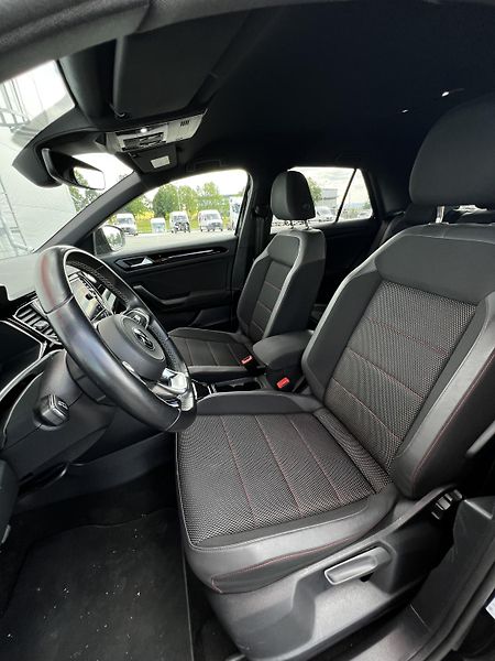Volkswagen T-Roc 1.5TSI 110kW SPORT DPH TZ - fotka 6 z 24