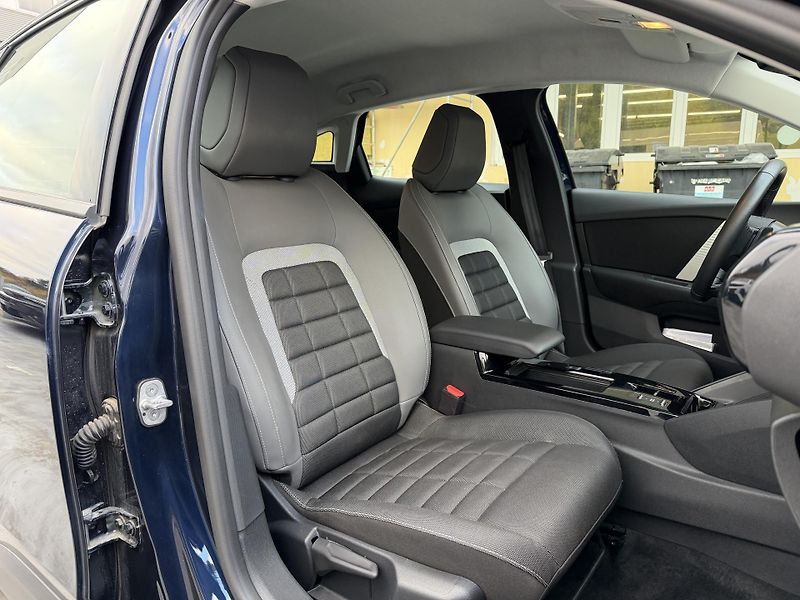 Citroën C4 (2025) PLUS PureTech 130k EAT8 - fotka 28 z 37