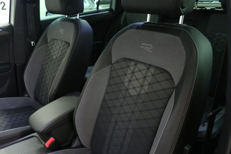 Volkswagen Tiguan (2022) R-line 2,0TDI 147 KW 4M DSG - fotka 11 z 49