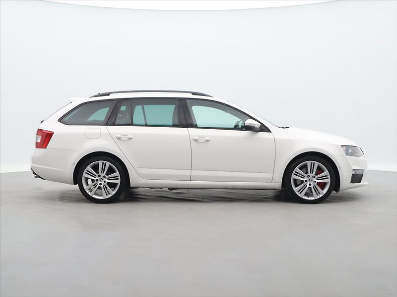 Škoda Octavia RS 2.0 TDI 135kW DSG - fotka 8 z 35