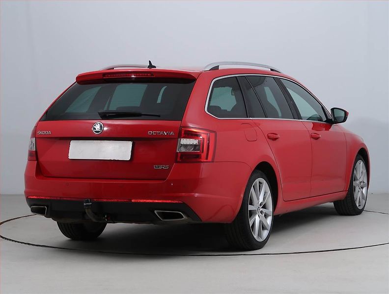 Škoda Octavia (2015) 2.0 TDI, Kůže, Navi, Bi-Xenony - fotka 5 z 19