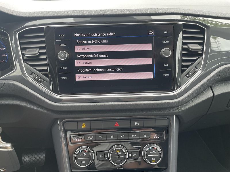 Volkswagen T-Roc (2019) 2.0 TDI 110 kW DSG SPORT - fotka 26 z 34