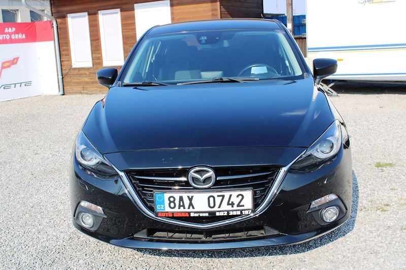 Mazda 3 (2015) 2,0i KLIMA NAVI XENON TEMPOMAT - fotka 2 z 16