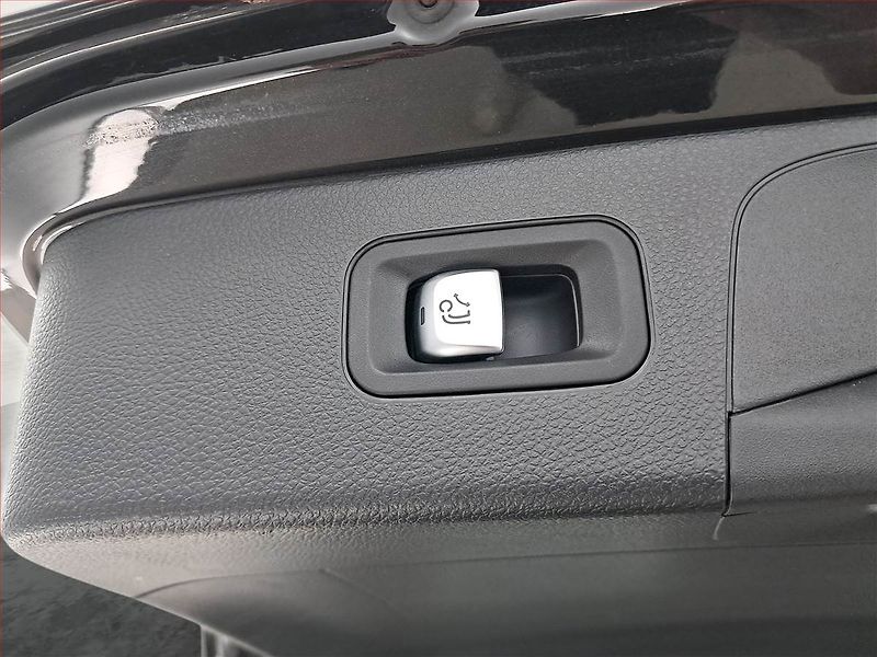 Mercedes-Benz GLC (2017) 220 d 4MATIC - fotka 17 z 21