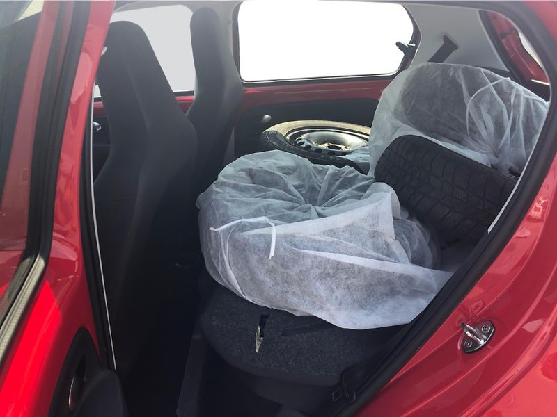 Volkswagen up! 1,0 44kW BMT Move - fotka 12 z 26