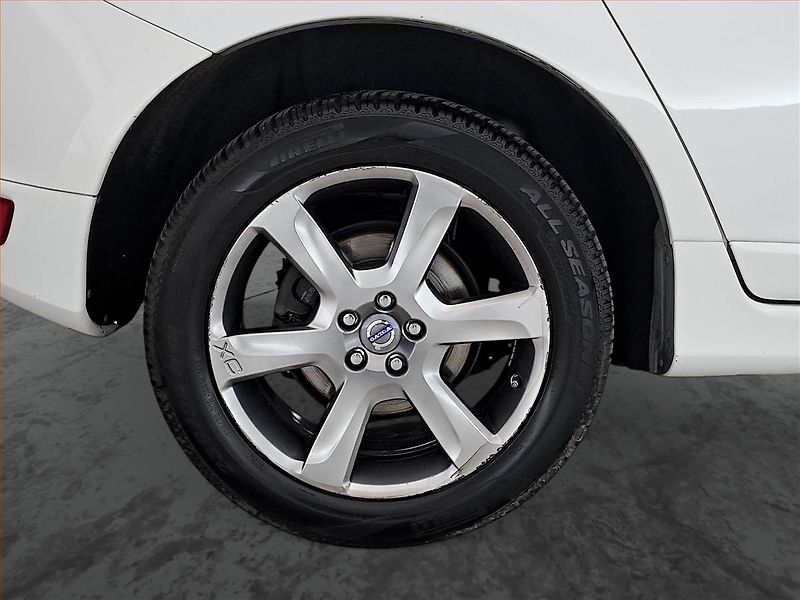 Volvo XC60 (2012) R-Design D3, 4X4, Tempomat - fotka 14 z 15