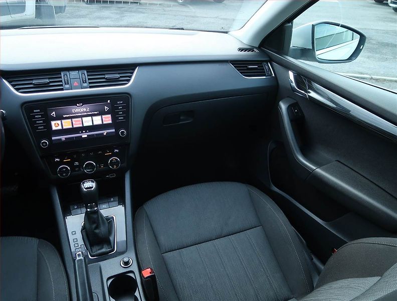 Škoda Octavia (2017) Style 2.0 TDI, 4X4, Automat - fotka 8 z 22