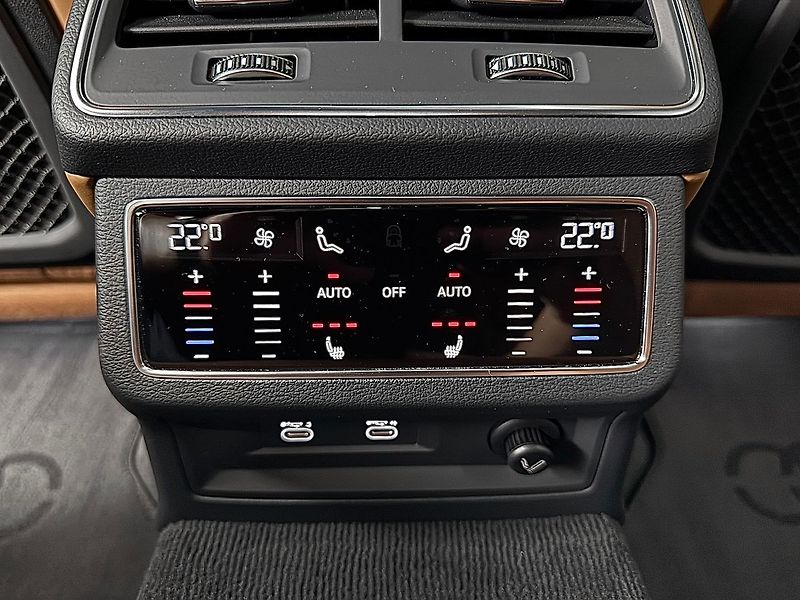 Audi RS 7 441KW QUATTRO SB, WEBASTO, SPO - fotka 28 z 31