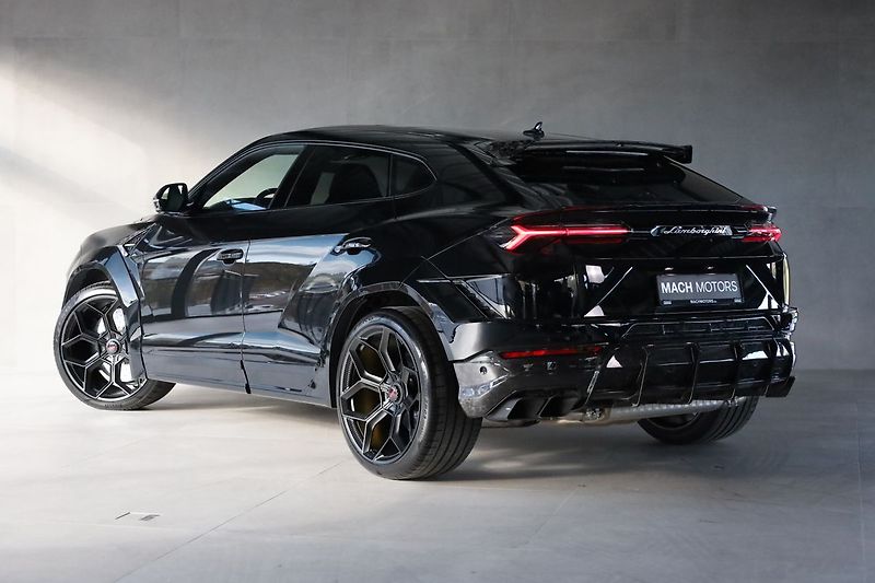 Lamborghini Urus Novitec Wide Body Kit, Masáž - fotka 4 z 51