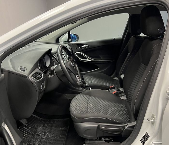 Opel Astra Fleet Edition ST - fotka 7 z 15