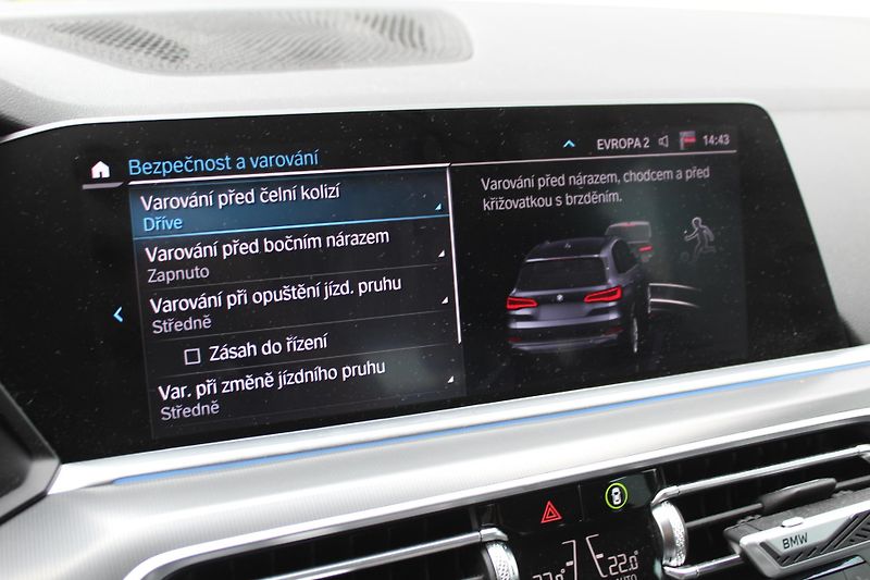 BMW X5 xDrive45e, 290kW - fotka 21 z 26