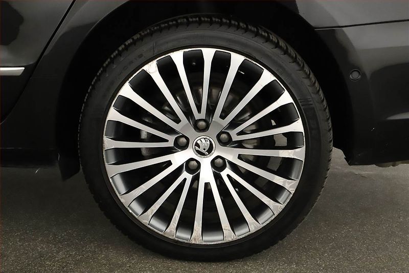 Škoda Superb (2014) Laurin&Klement 2.0 TDI, 4X4 - fotka 17 z 17